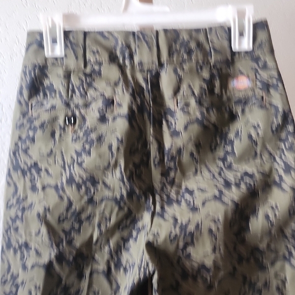 Dickies Green and Black Camouflage Pants - Picture 5 of 8